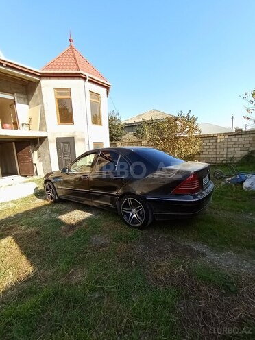 Mercedes C 240 2000, 257,000 km - 2.6 l - Quba