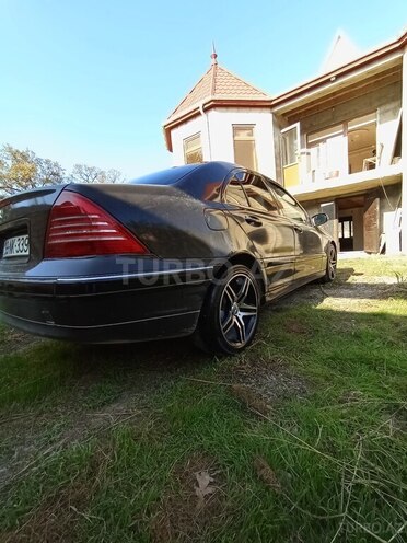 Mercedes C 240 2000, 257,000 km - 2.6 l - Quba