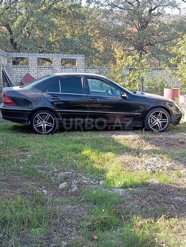 Mercedes C 240 2000, 257,000 km - 2.6 l - Quba