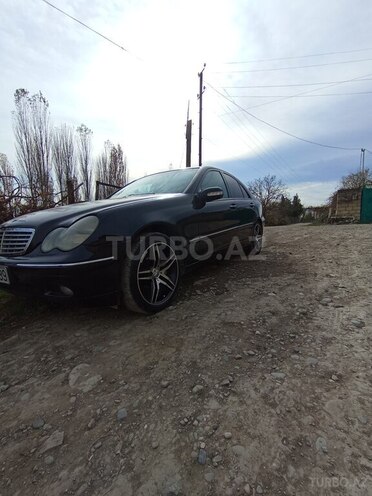 Mercedes C 240 2000, 257,000 km - 2.6 l - Quba