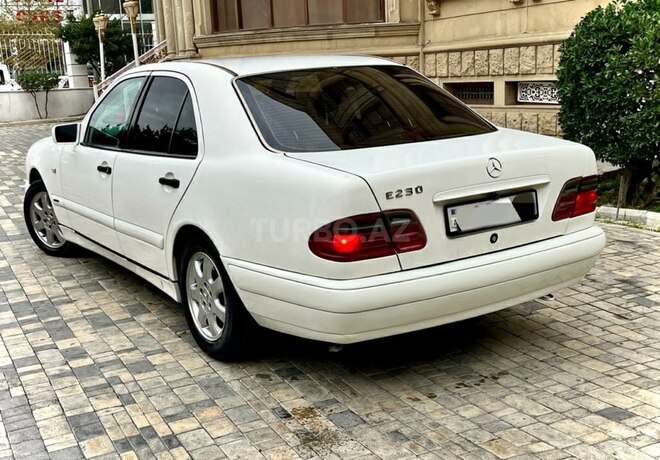 Mercedes E 230 1997, 435,000 km - 2.3 l - Bakı
