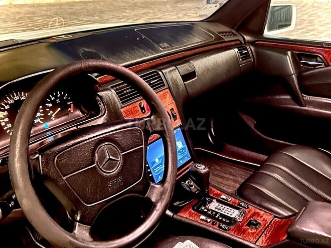 Mercedes E 230 1997, 435,000 km - 2.3 l - Bakı