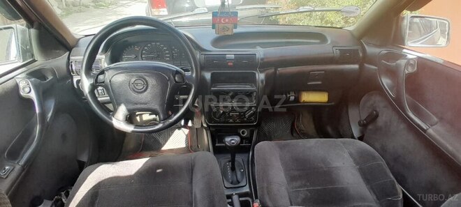 Opel Astra 1994, 250,000 km - 1.6 l - Bakı