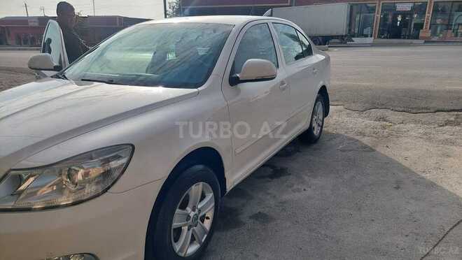 Skoda Octavia 2011, 228,000 km - 1.6 л - Bakı