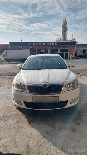 Skoda Octavia 2011, 228,000 km - 1.6 л - Bakı