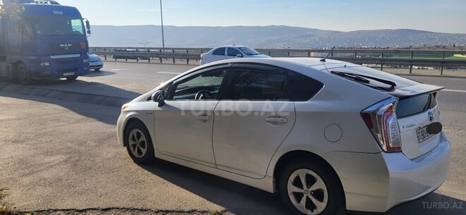 Toyota Prius 2014, 199,000 km - 1.8 л - Bakı