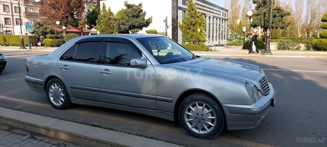 Mercedes E 220 1999, 195,000 km - 2.2 л - Masallı