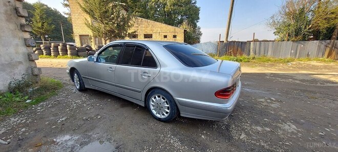 Mercedes E 220 1999, 195,000 km - 2.2 л - Masallı