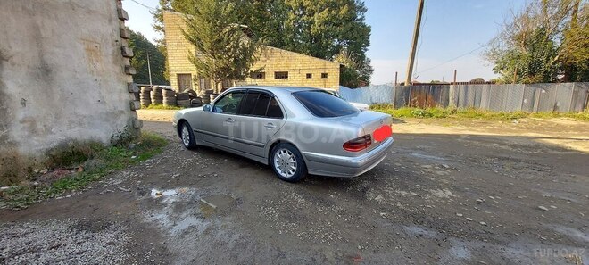 Mercedes E 220 1999, 195,000 km - 2.2 л - Masallı