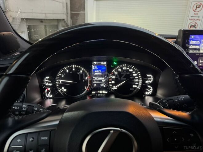 Lexus LX 570 2018, 77,000 km - 5.7 л - Bakı