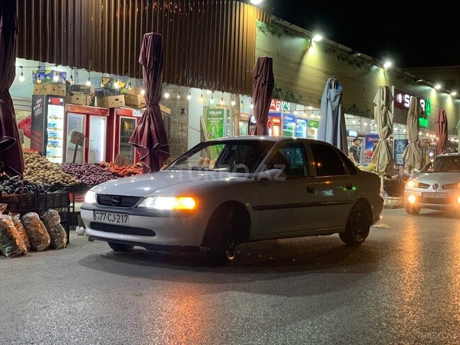 Opel Vectra 1996, 400,000 km - 1.6 l - Bakı