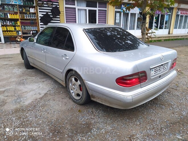 Mercedes E 220 2000, 47,000 km - 2.2 l - Biləsuvar