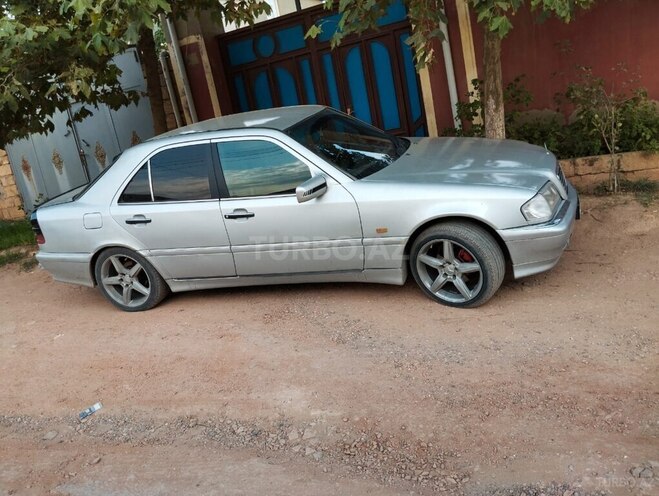 Mercedes C 220 1995, 176,695 km - 2.2 л - Bakı