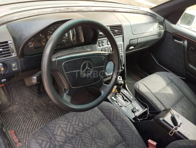 Mercedes C 220 1995, 176,695 km - 2.2 л - Bakı