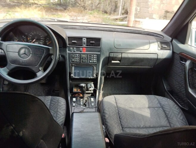 Mercedes C 220 1995, 176,695 km - 2.2 л - Bakı
