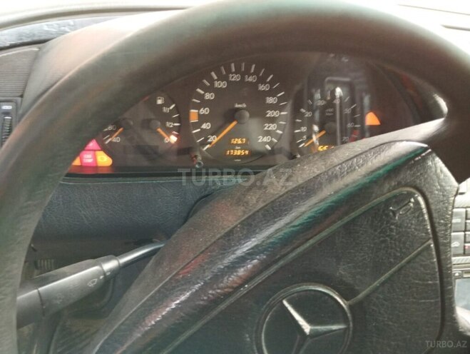 Mercedes C 220 1995, 176,695 km - 2.2 л - Bakı