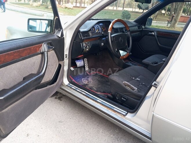 Mercedes E 220 1995, 438,000 km - 2.2 l - Bakı