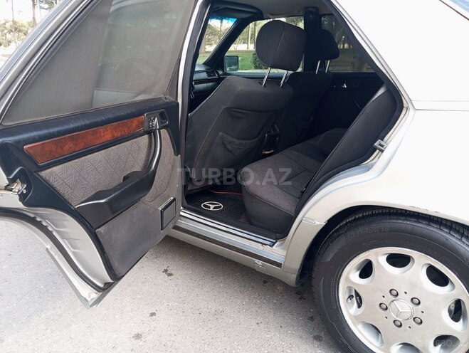 Mercedes E 220 1995, 438,000 km - 2.2 l - Bakı