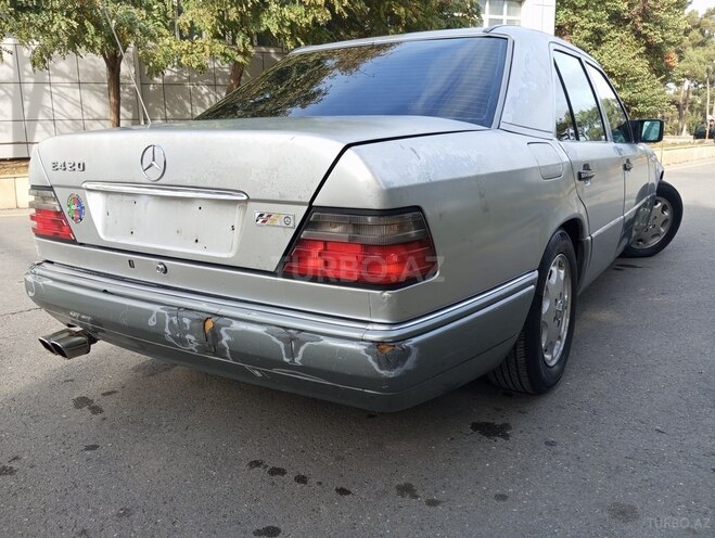 Mercedes E 220 1995, 438,000 km - 2.2 l - Bakı