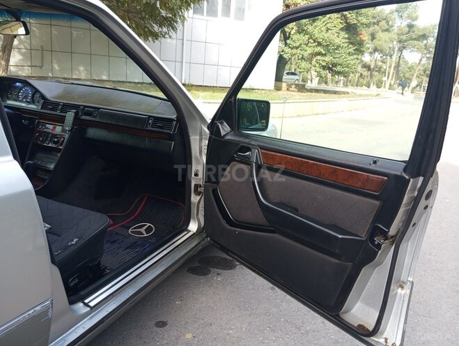 Mercedes E 220 1995, 438,000 km - 2.2 l - Bakı