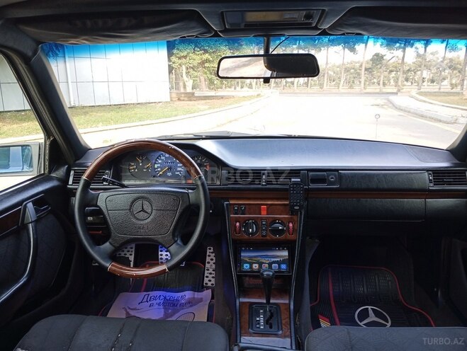Mercedes E 220 1995, 438,000 km - 2.2 l - Bakı