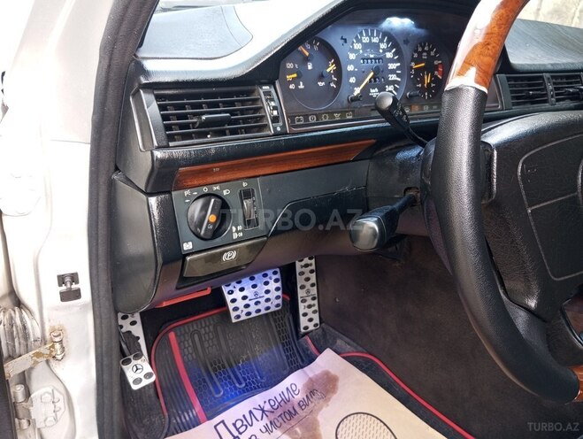 Mercedes E 220 1995, 438,000 km - 2.2 l - Bakı