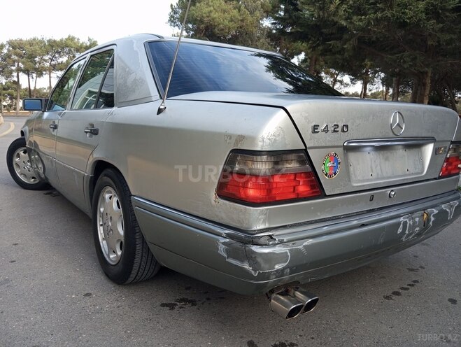 Mercedes E 220 1995, 438,000 km - 2.2 l - Bakı