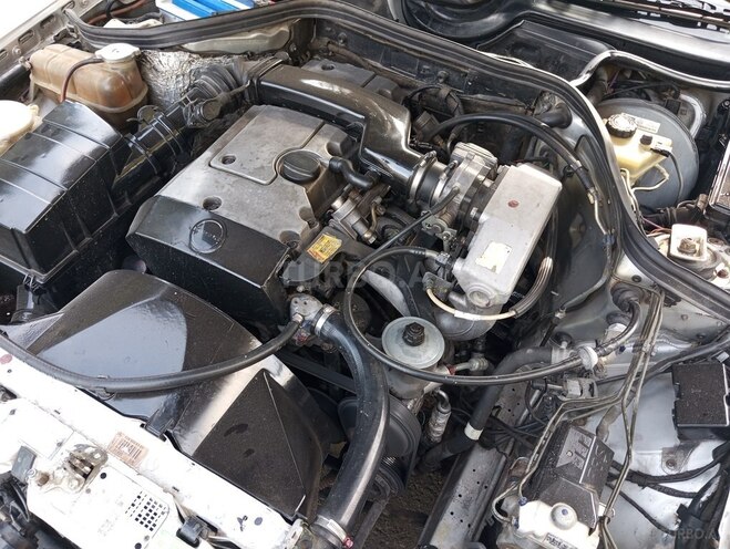 Mercedes E 220 1995, 438,000 km - 2.2 l - Bakı