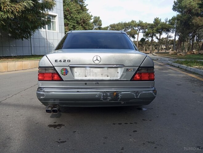 Mercedes E 220 1995, 438,000 km - 2.2 l - Bakı