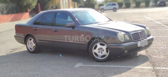 Mercedes E 240 1998, 305,000 km - 2.4 л - Şirvan