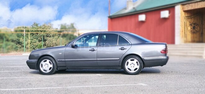 Mercedes E 240 1998, 305,000 km - 2.4 л - Şirvan