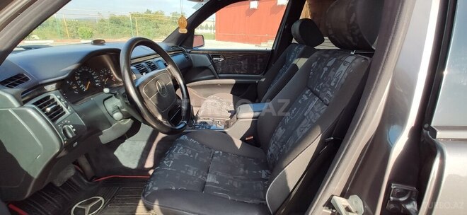 Mercedes E 240 1998, 305,000 km - 2.4 л - Şirvan
