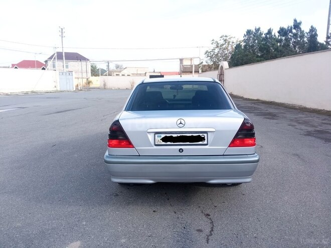 Mercedes C 220 2000, 380,000 km - 2.2 l - Bakı
