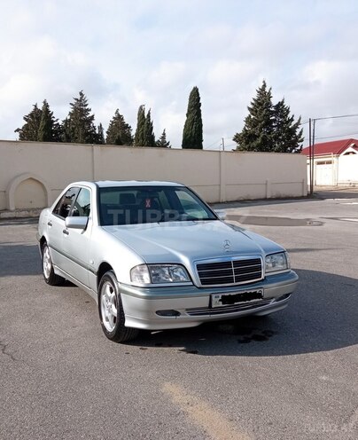 Mercedes C 220 2000, 380,000 km - 2.2 l - Bakı