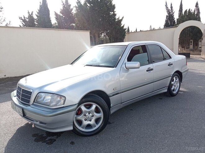 Mercedes C 220 2000, 380,000 km - 2.2 l - Bakı