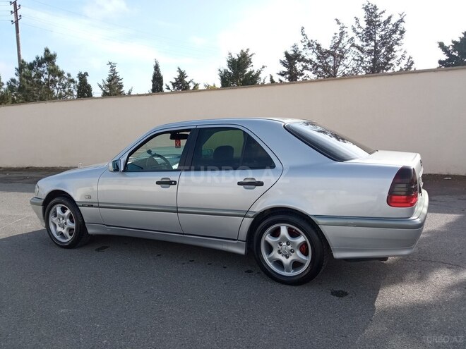 Mercedes C 220 2000, 380,000 km - 2.2 l - Bakı
