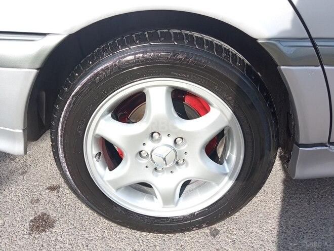 Mercedes C 220 2000, 380,000 km - 2.2 l - Bakı