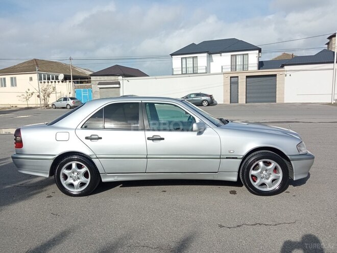 Mercedes C 220 2000, 380,000 km - 2.2 l - Bakı
