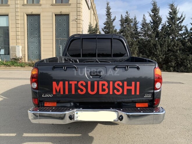 Mitsubishi L200 2012, 183,559 km - 2.5 l - Bakı