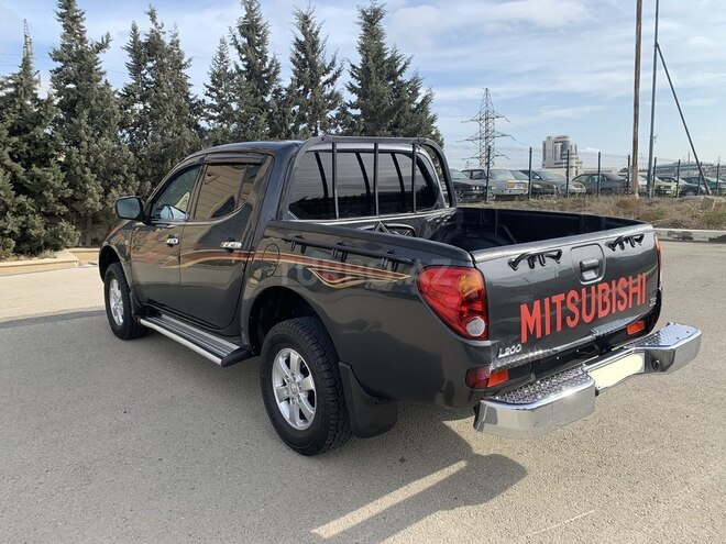 Mitsubishi L200 2012, 183,559 km - 2.5 l - Bakı
