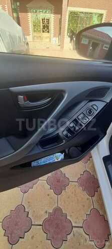 Hyundai Elantra 2015, 111,000 km - 1.8 л - Saatlı