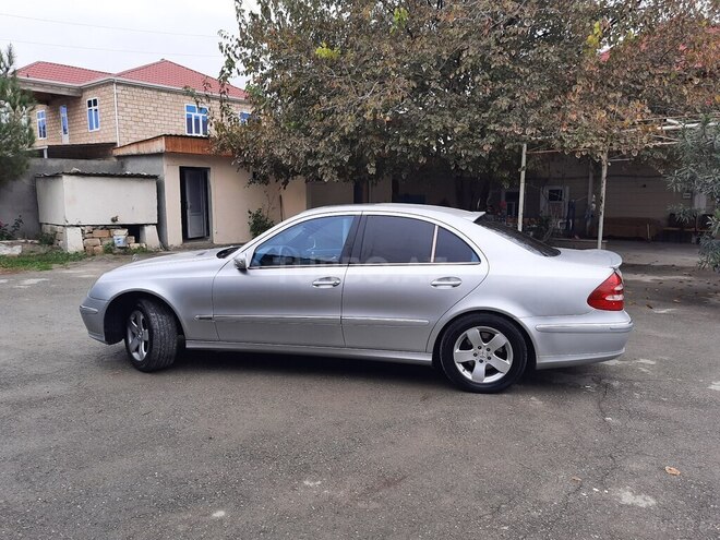 Mercedes E 240 2003, 290,000 km - 2.6 l - Hacıqabul