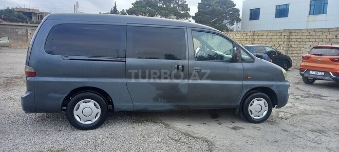 Hyundai H-1 2005, 323,232 km - 2.5 l - Bakı