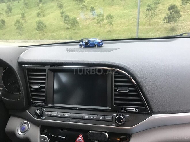 Hyundai Elantra 2017, 136,794 km - 2.0 l - Bakı