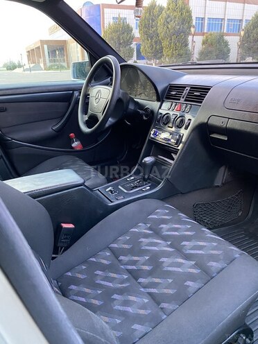 Mercedes C 220 1998, 463,000 km - 2.2 l - Saatlı