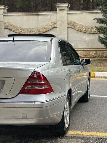 Mercedes C 240 2001, 320,000 km - 2.4 л - Bakı