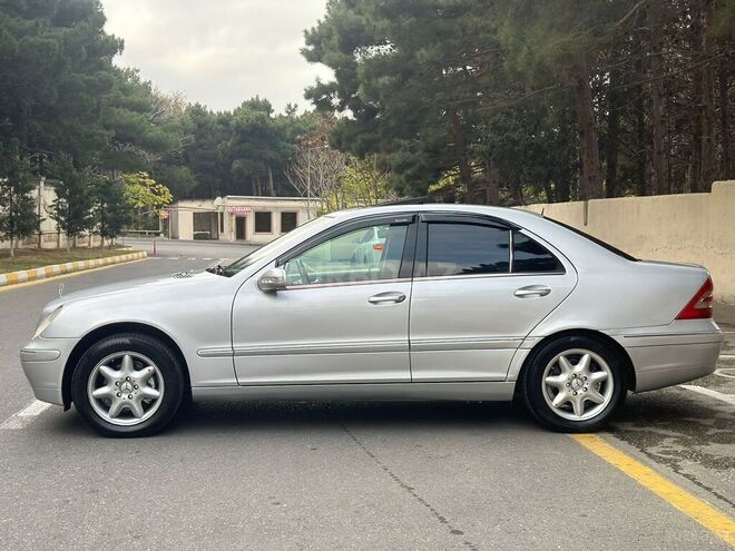 Mercedes C 240 2001, 320,000 km - 2.4 л - Bakı