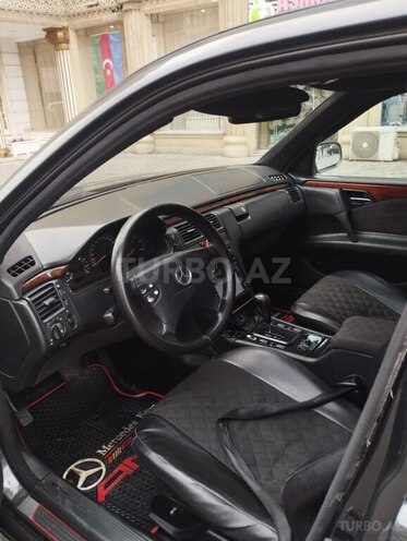 Mercedes E 220 1999, 366,000 km - 2.2 l - Bakı