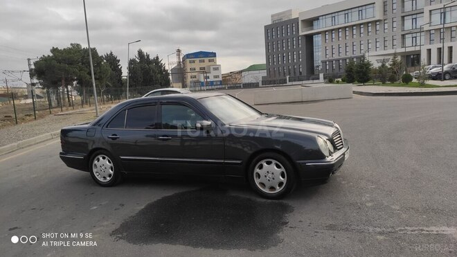 Mercedes E 220 1999, 366,000 km - 2.2 l - Bakı