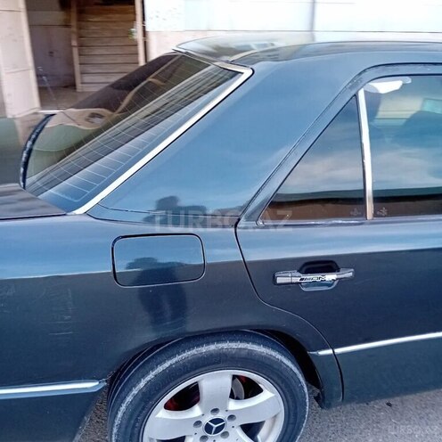 Mercedes 190 1991, 300,000 km - 2.5 л - Naxçıvan